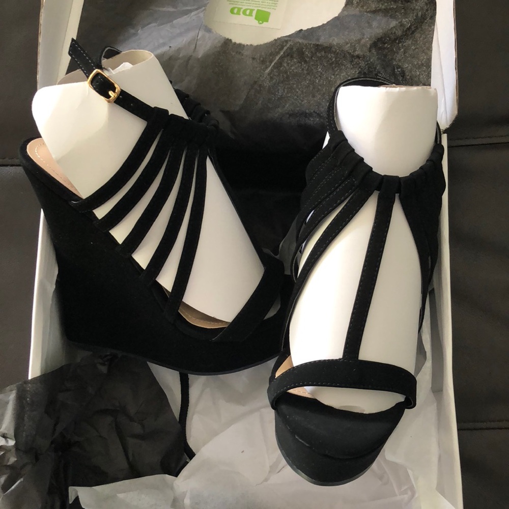 Black suede strappy wedges heels 6.5